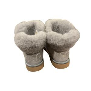Women’s size 5 pre-owned Mini Blinged Gray Uggs.